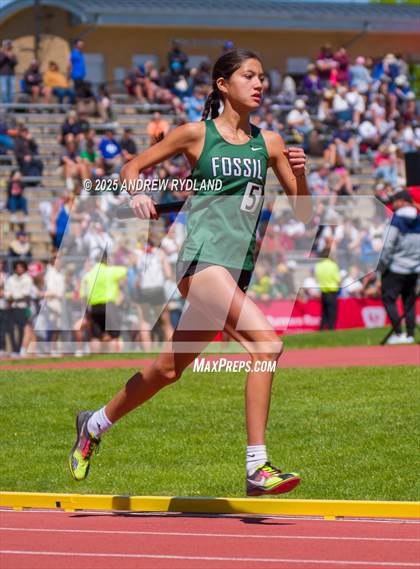 Thumbnail 2 in CHSAA 5A State Championships (4 x 800 Final) photogallery.