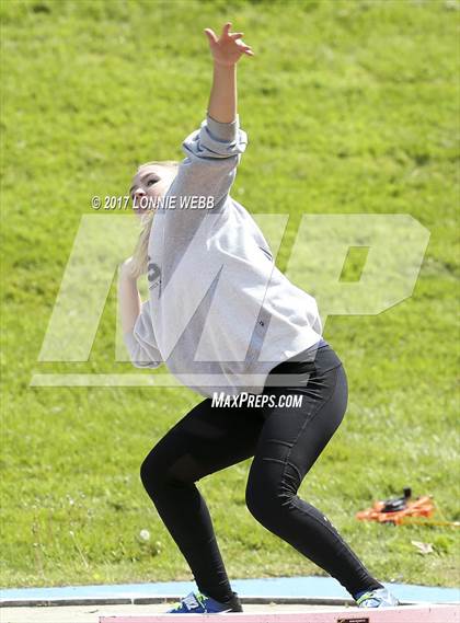 Thumbnail 1 in 50th Annual Loucks Games (Women's Shot Put) photogallery.