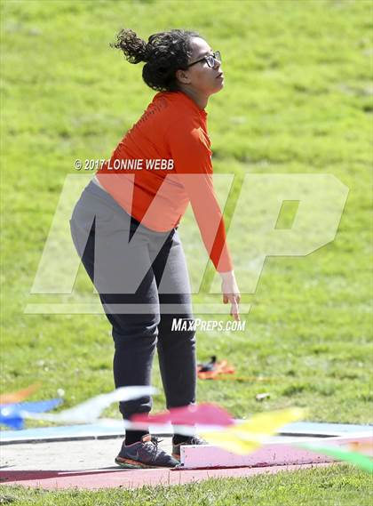Thumbnail 1 in 50th Annual Loucks Games (Women's Shot Put) photogallery.