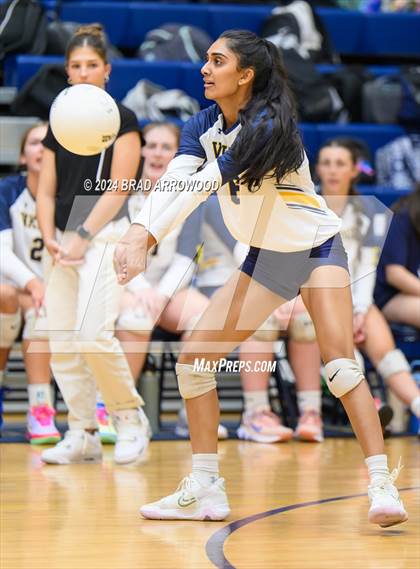 Thumbnail 2 in Alexander Central @ South Iredell photogallery.