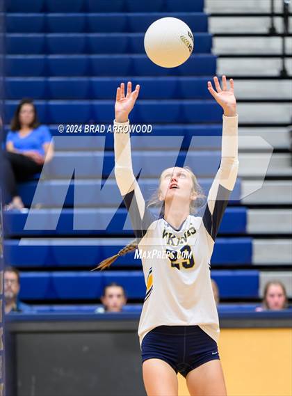 Thumbnail 2 in Alexander Central @ South Iredell photogallery.