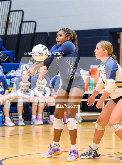 Thumbnail 3 in Alexander Central @ South Iredell photogallery.
