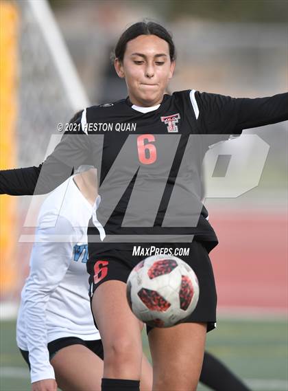 Thumbnail 1 in Villa Park @ Tustin photogallery.