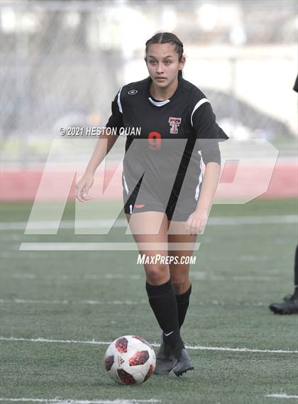 Thumbnail 1 in Villa Park @ Tustin photogallery.