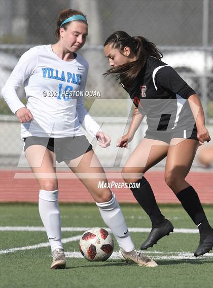 Thumbnail 3 in Villa Park @ Tustin photogallery.