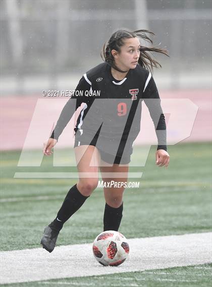 Thumbnail 1 in Villa Park @ Tustin photogallery.