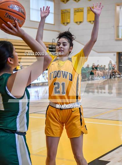 Thumbnail 1 in St. Patrick-St. Vincent @ Bishop O'Dowd (Bishop O'Dowd MLK Tournament) photogallery.