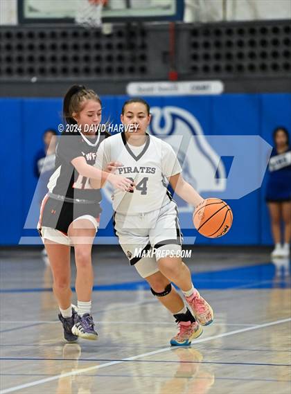 Thumbnail 3 in Denver West vs Alameda photogallery.