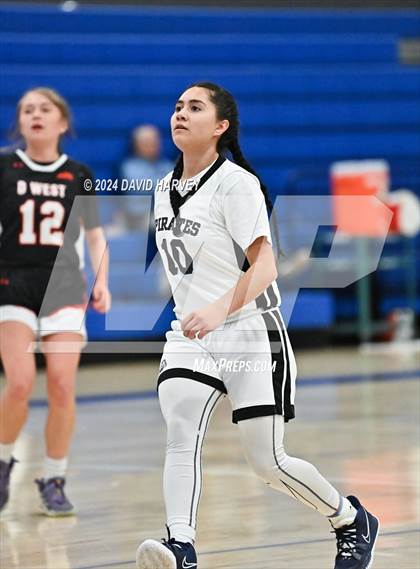 Thumbnail 1 in Denver West vs Alameda photogallery.