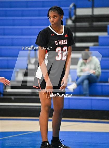 Thumbnail 3 in Denver West vs Alameda photogallery.