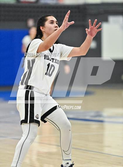 Thumbnail 3 in Denver West vs Alameda photogallery.