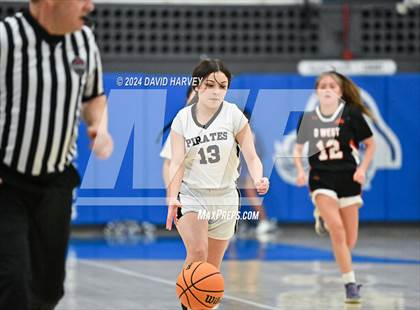 Thumbnail 3 in Denver West vs Alameda photogallery.