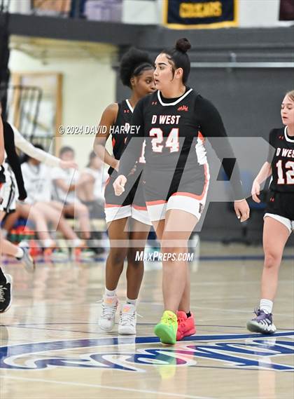 Thumbnail 3 in Denver West vs Alameda photogallery.