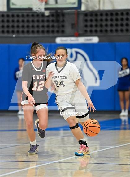 Thumbnail 2 in Denver West vs Alameda photogallery.