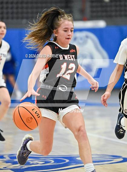 Thumbnail 2 in Denver West vs Alameda photogallery.