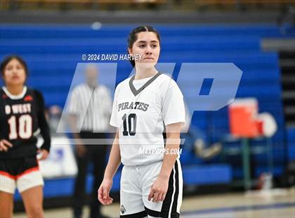 Thumbnail 2 in Denver West vs Alameda photogallery.