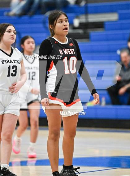 Thumbnail 3 in Denver West vs Alameda photogallery.