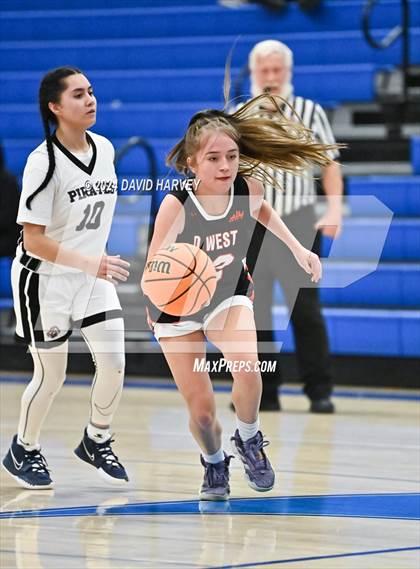 Thumbnail 2 in Denver West vs Alameda photogallery.