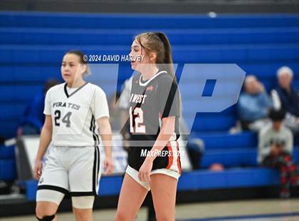 Thumbnail 3 in Denver West vs Alameda photogallery.