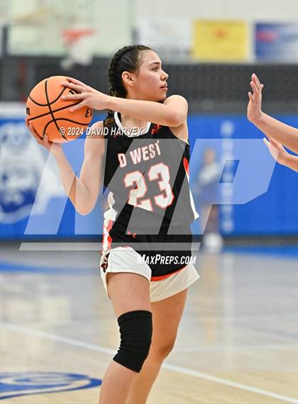 Thumbnail 2 in Denver West vs Alameda photogallery.