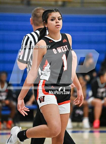 Thumbnail 3 in Denver West vs Alameda photogallery.