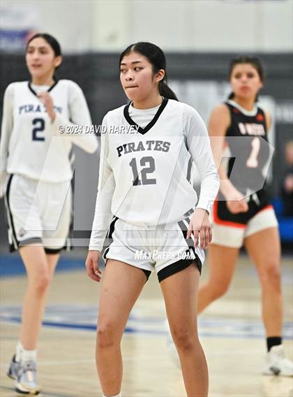 Thumbnail 2 in Denver West vs Alameda photogallery.