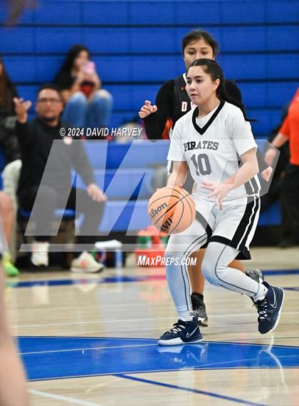 Thumbnail 2 in Denver West vs Alameda photogallery.