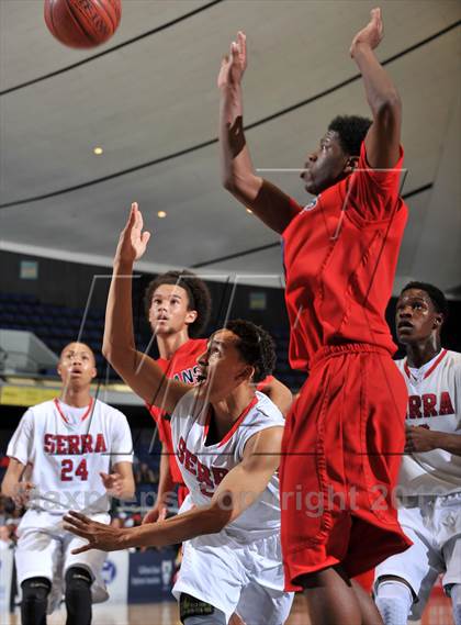 Thumbnail 1 in Serra vs. Lutheran (CIF DIV 4AA Final) photogallery.
