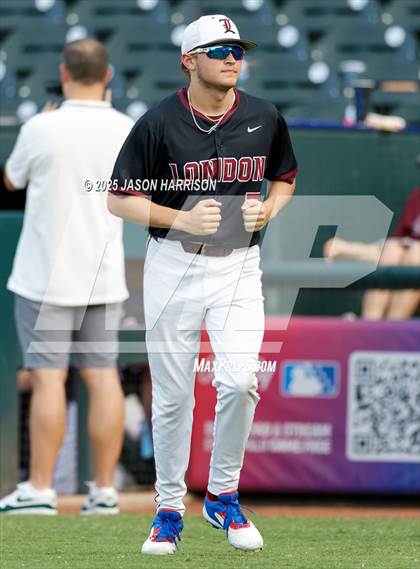 Thumbnail 2 in Texarkana Liberty-Eylau vs Corpus Christi London (UIL Baseball 3A D1 Final) photogallery.
