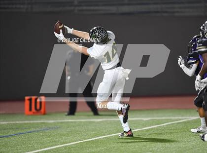 Thumbnail 3 in Navarro vs Rockport-Fulton (UIL 4A Regional Playoff) photogallery.