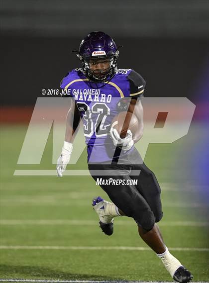Thumbnail 3 in Navarro vs Rockport-Fulton (UIL 4A Regional Playoff) photogallery.