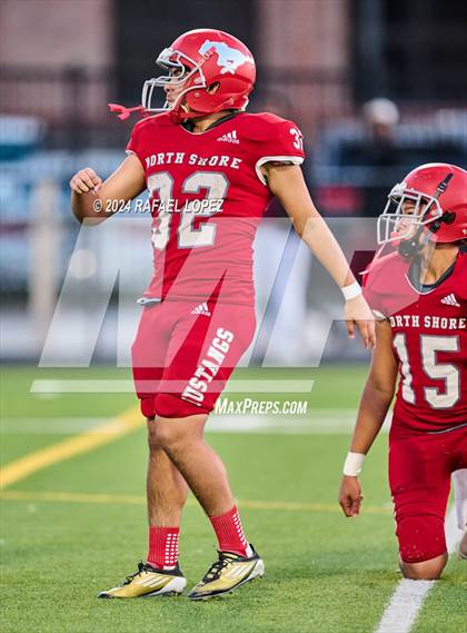 Thumbnail 2 in Channelview vs North Shore (A Team) photogallery.