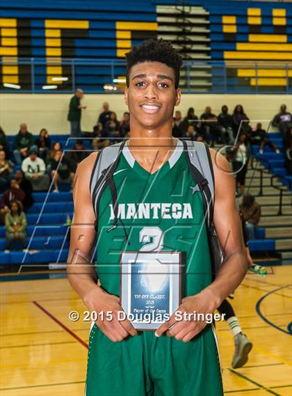 Thumbnail 2 in Manteca vs. Saint Mary's (Prep 2 Prep Tip-Off Classic) photogallery.