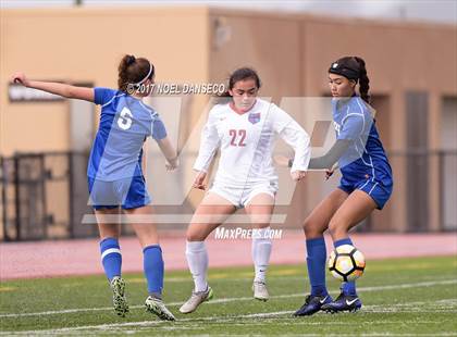 Thumbnail 2 in St. Ignatius vs Presentation photogallery.