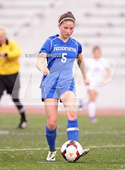 Thumbnail 2 in St. Ignatius vs Presentation photogallery.