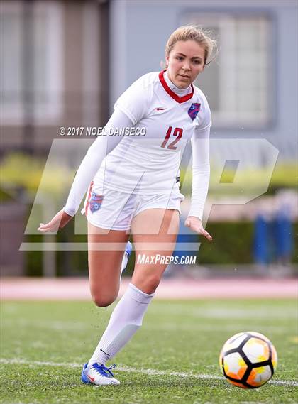 Thumbnail 3 in St. Ignatius vs Presentation photogallery.
