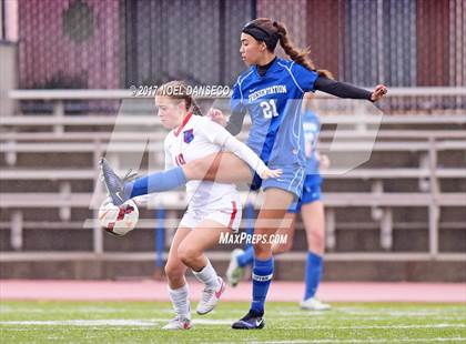 Thumbnail 3 in St. Ignatius vs Presentation photogallery.