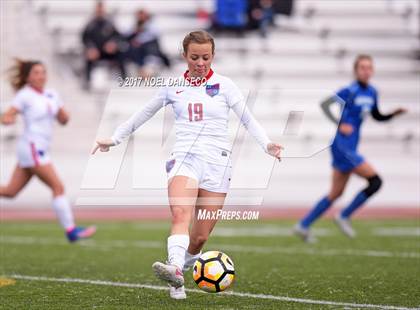 Thumbnail 2 in St. Ignatius vs Presentation photogallery.