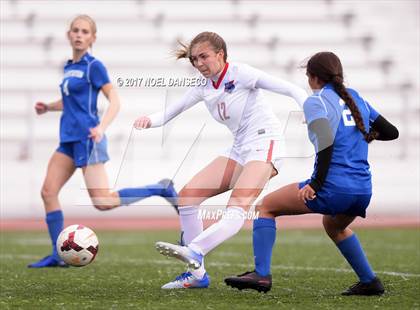 Thumbnail 3 in St. Ignatius vs Presentation photogallery.