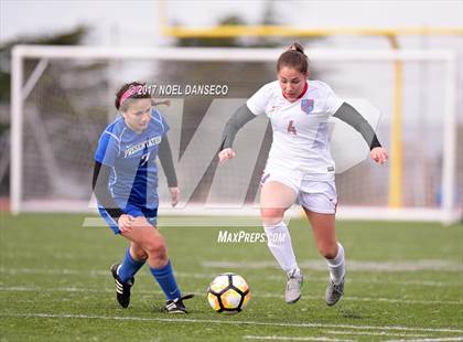 Thumbnail 2 in St. Ignatius vs Presentation photogallery.