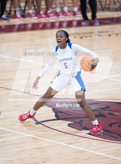 Thumbnail 3 in Central vs Veterans (Screamin' Demon Invitational) photogallery.