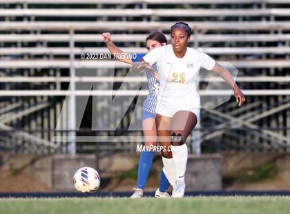 Thumbnail 1 in Great Bridge vs Smithfield (VHSL Class 4 Region A Final) photogallery.