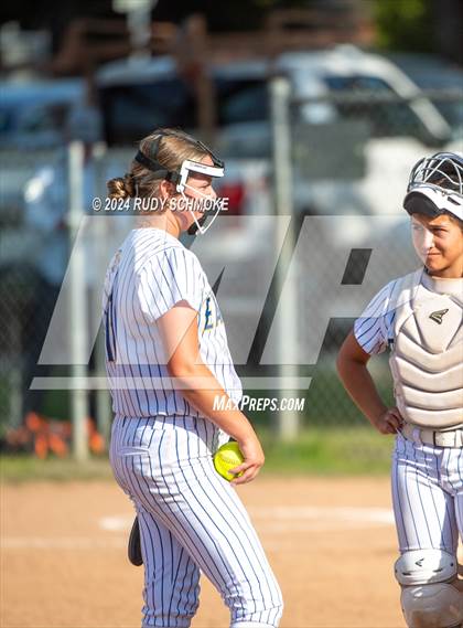 Thumbnail 3 in Del Norte @ San Pasqual photogallery.