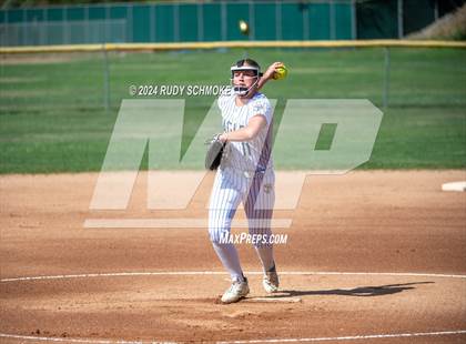 Thumbnail 2 in Del Norte @ San Pasqual photogallery.
