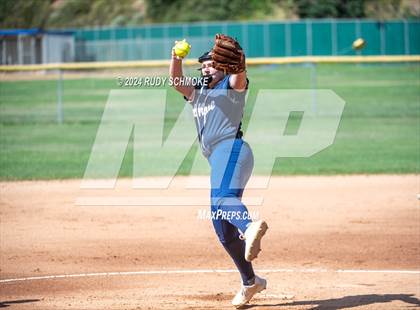 Thumbnail 1 in Del Norte @ San Pasqual photogallery.