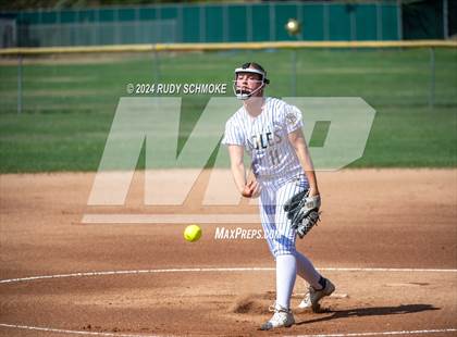 Thumbnail 1 in Del Norte @ San Pasqual photogallery.