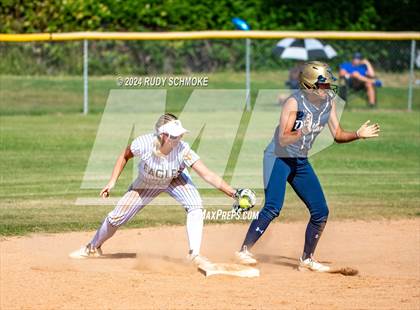 Thumbnail 3 in Del Norte @ San Pasqual photogallery.