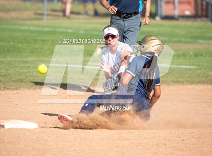 Thumbnail 3 in Del Norte @ San Pasqual photogallery.