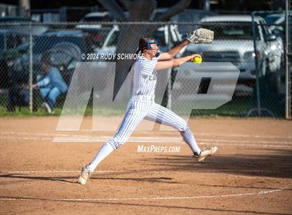 Thumbnail 1 in Del Norte @ San Pasqual photogallery.