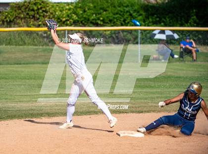 Thumbnail 1 in Del Norte @ San Pasqual photogallery.